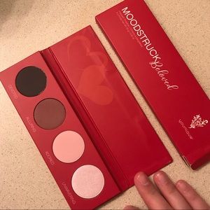 Younique Beloved Palette